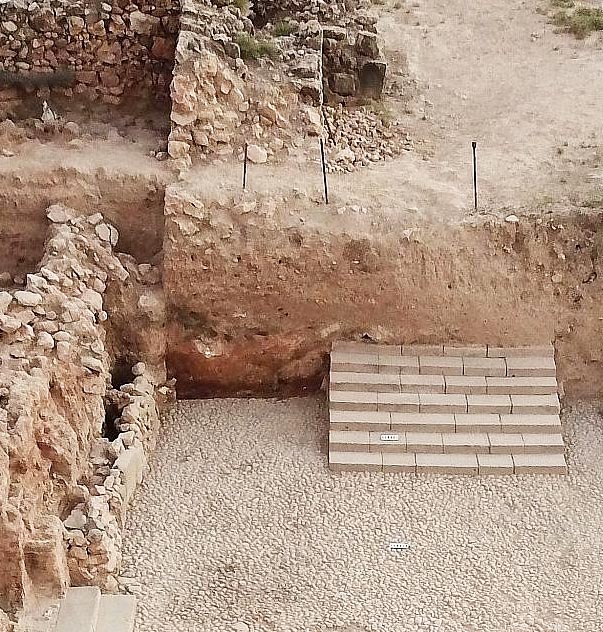 HU archeologists: 3,500-year-old staircase hints at Canaanite kingdom’s grandeur