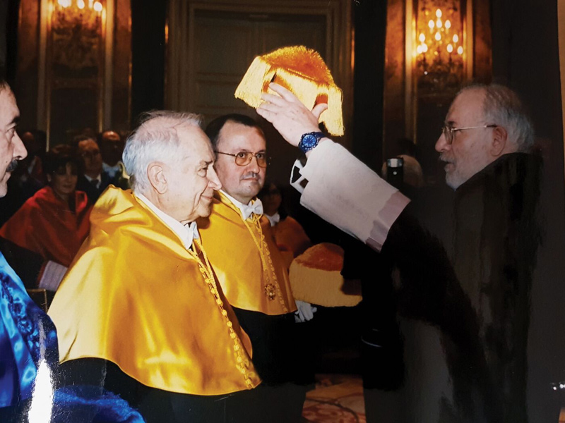 In 2006, Mechoulam received an honorary doctorate from Complutense University in Madrid, one of the oldest universities in the world.