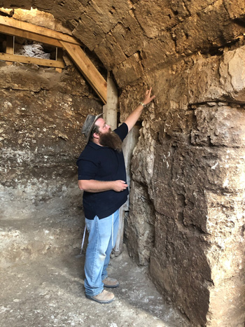 Archaeologist Benjamin Storchan in the crypt at the excavation site in Ramat Beit Shemesh.