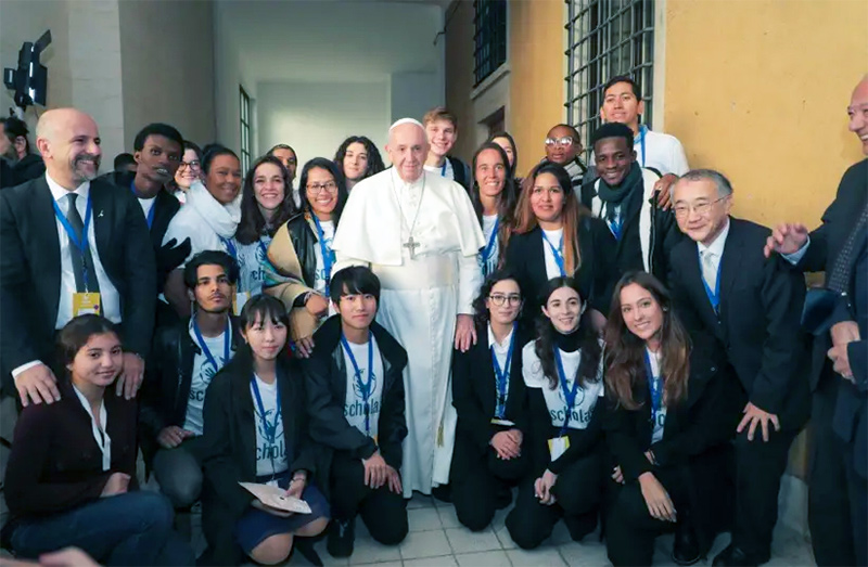 Hebrew University students meet Pope Francis