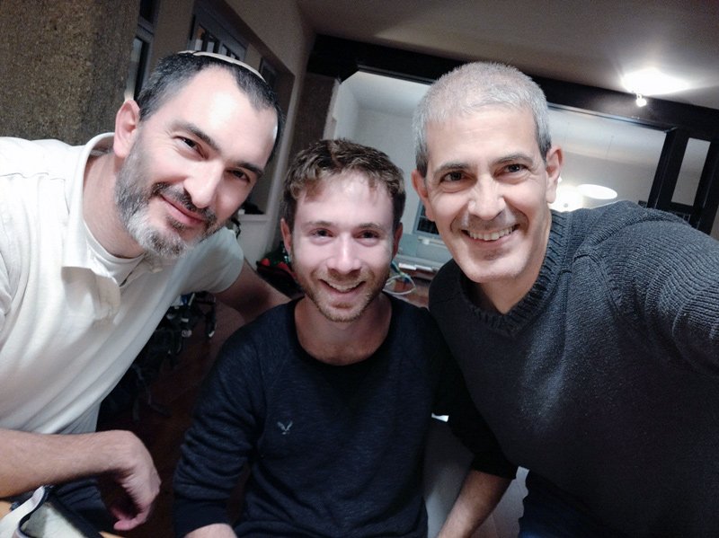 Gabi Arnovitz (center) with David Suraqui (L) and Uriel Shuraki.
