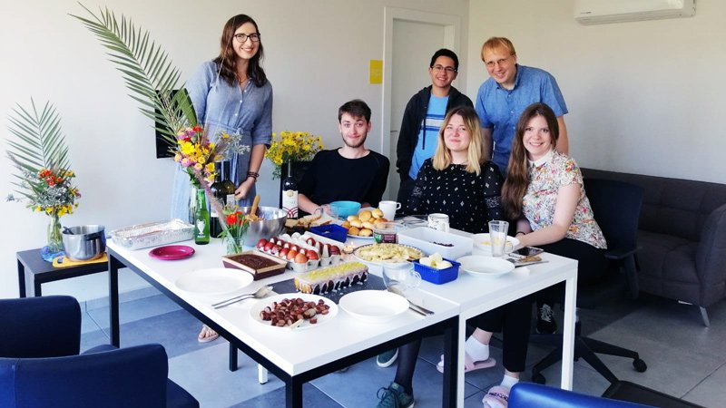 Joanna Pluta, far right, and other international students made Easter dinner in the dorm using groceries provided by Bar-Ilan’s International School.