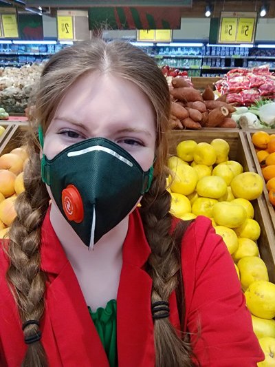Bar-Ilan international student Joanna Pluta of Poland shopping in an Israeli grocery during the pandemic.