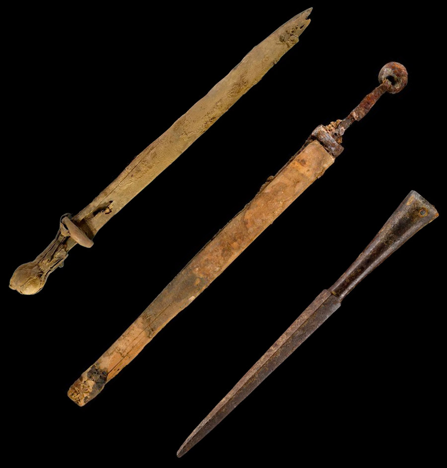 Four 1,900-year-old Roman swords found in Judean Desert, likely